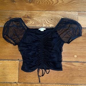 Off the shoulder crop top, poofy shoulder